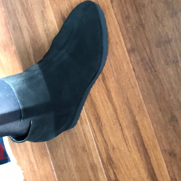 Kenneth Cole Suède ankle booties🆕 without tag - Picture 7 of 7